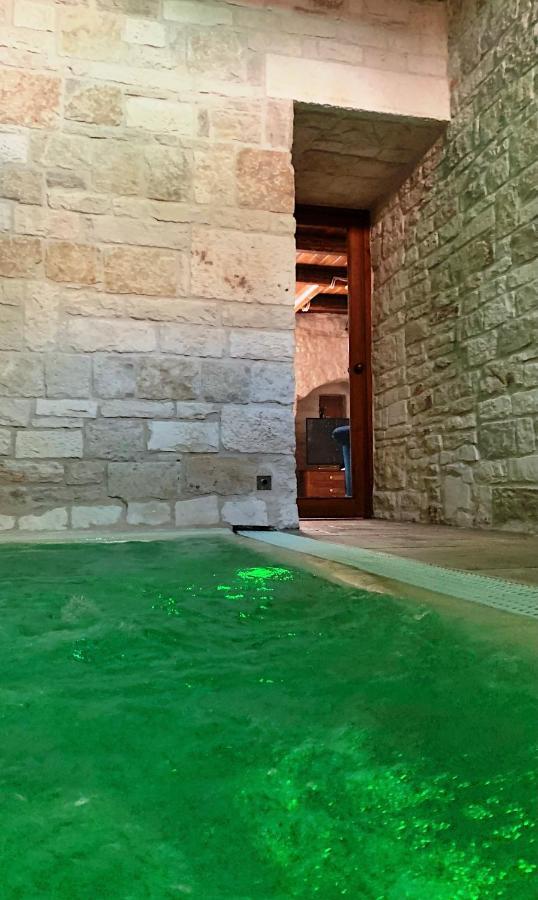 Trulli E Puglia Luxury Suite Альберобелло Экстерьер фото