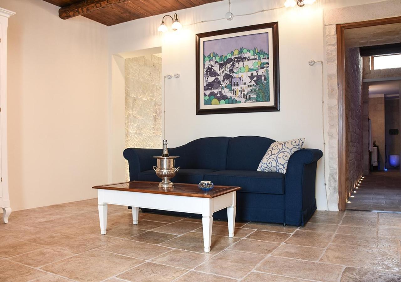 Trulli E Puglia Luxury Suite Альберобелло Экстерьер фото